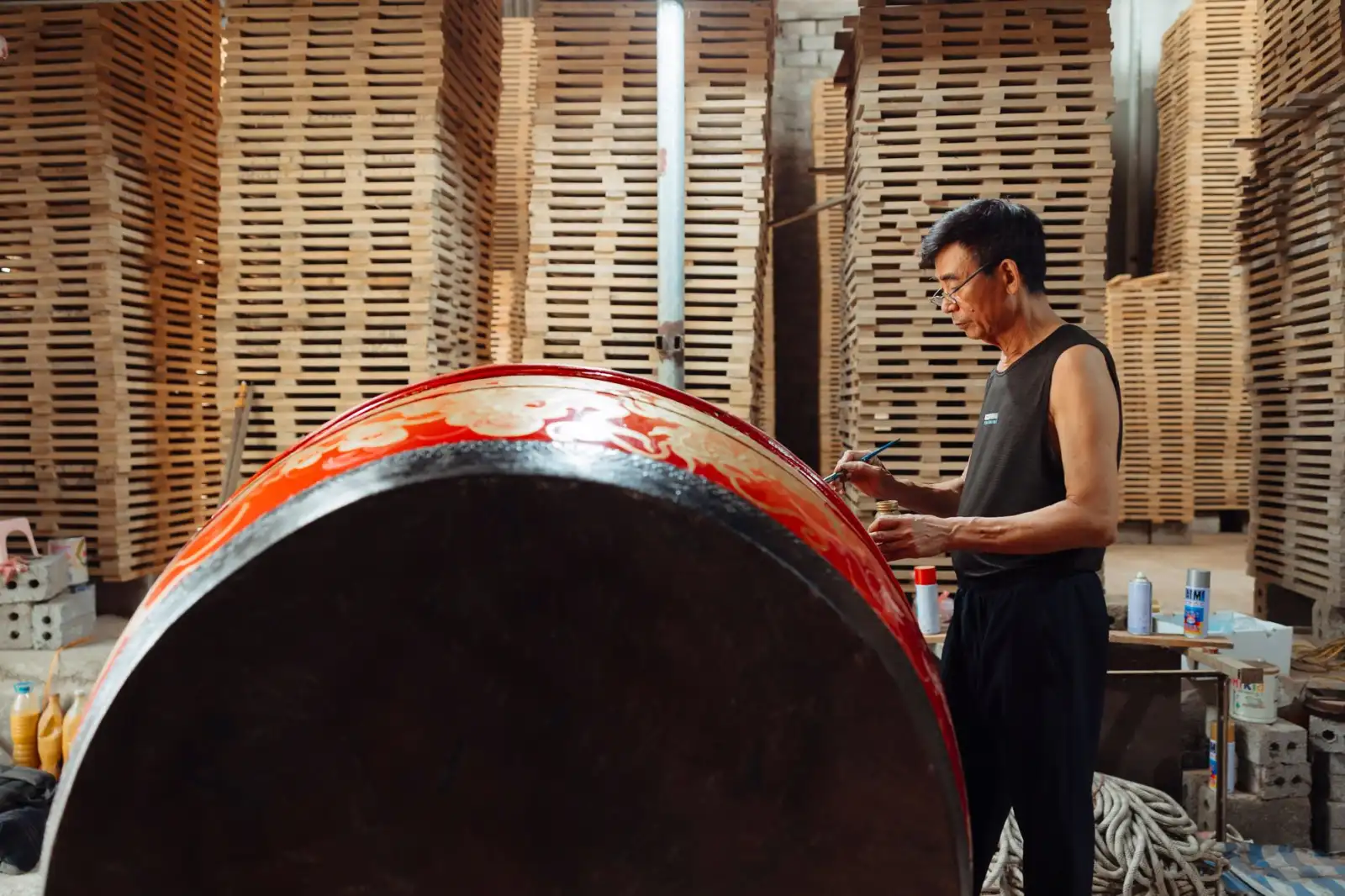 竹木筷子与合金筷子的性能对比及餐饮场景适用性分析
