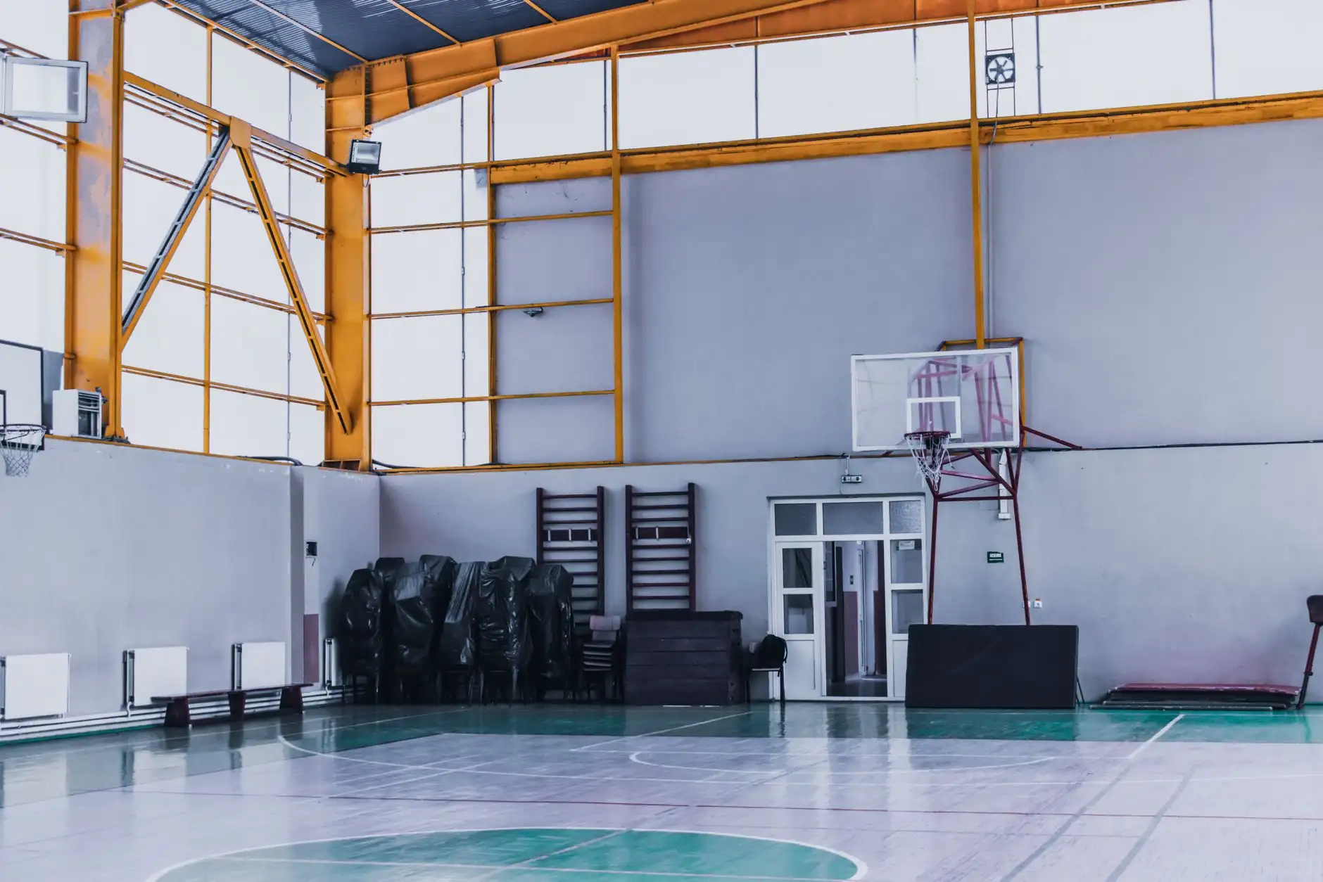 合金筷子与竹木筷子的材质特性对比及餐饮场景选用建议