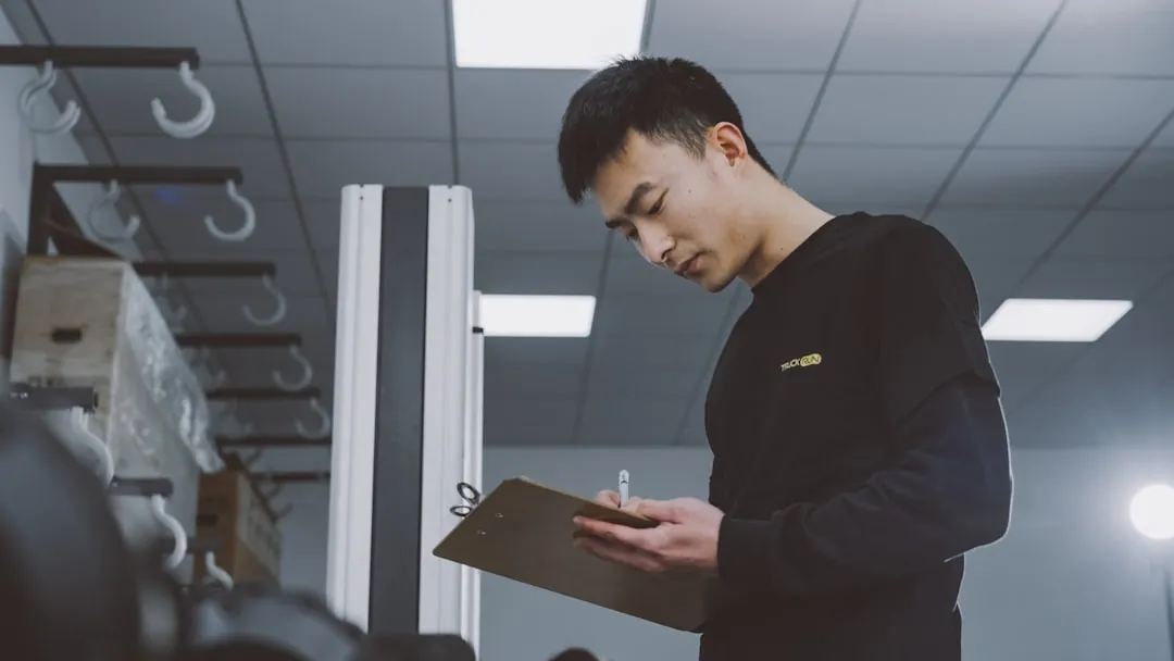 武汉餐具厂家解析：合金筷子与竹木筷子的适用场景差异