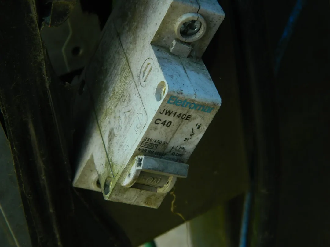 不锈钢餐具表面处理工艺对餐勺餐叉耐腐蚀性的影响研究